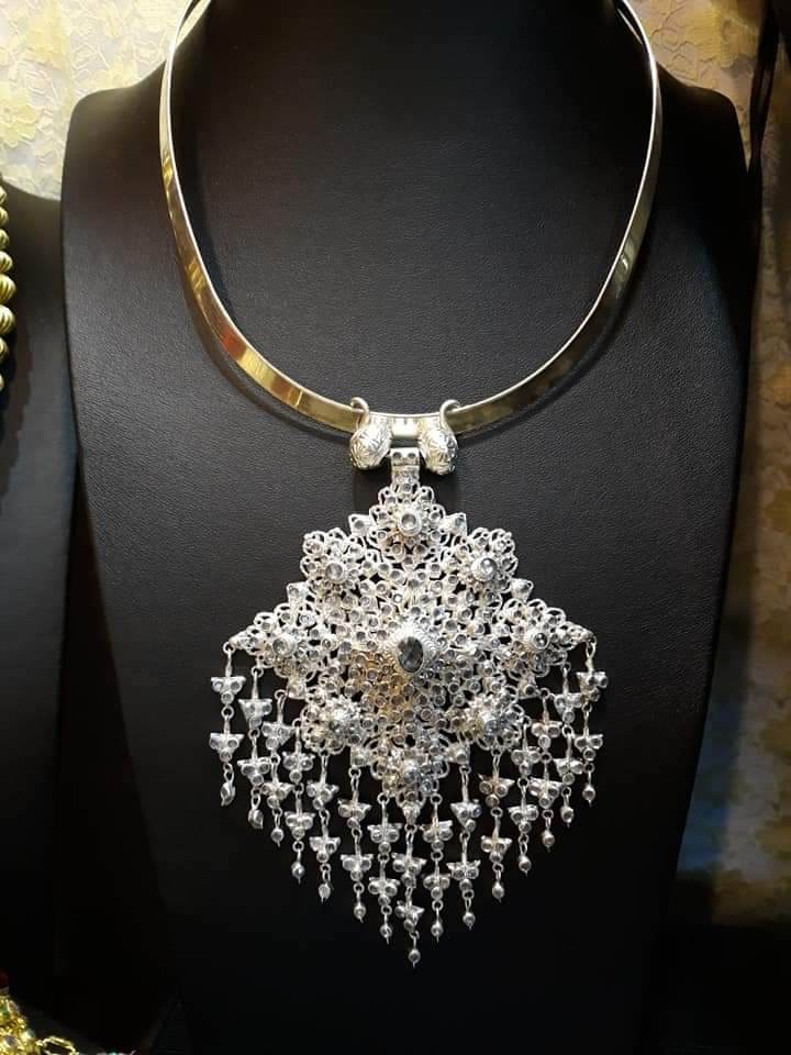 โจ๊กเกอร์เงินแท้พร้อมจี้ฝังเพชรน้ำบุศ 9 ยอด