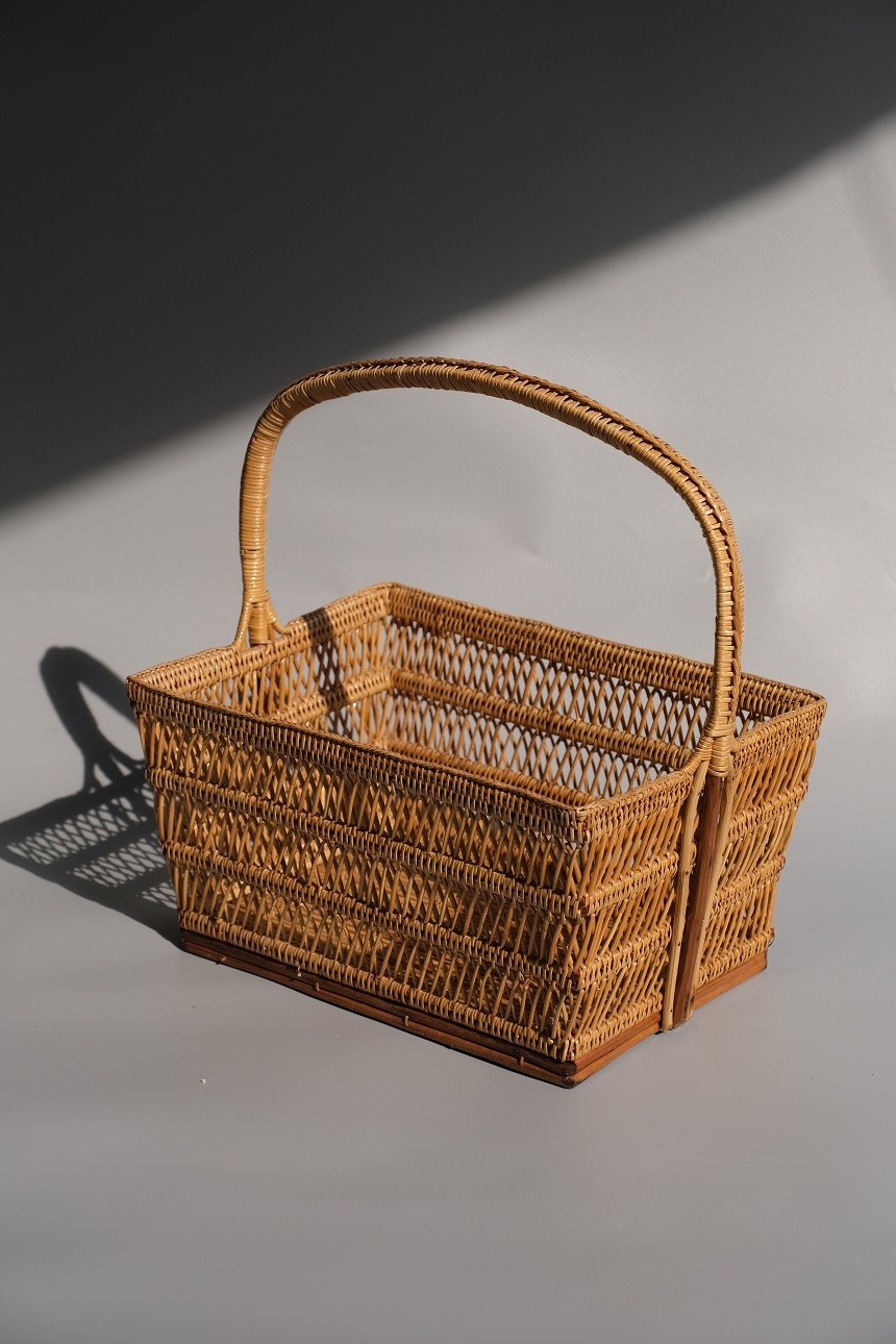 ตะกร้าทรงสี่เหลี่ยม 3 ชั้น