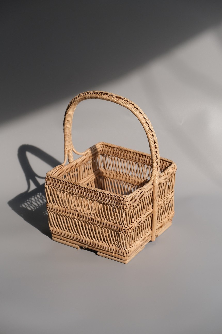 ตะกร้าทรงสี่เหลี่ยม 2 ชั้น จตุรัส