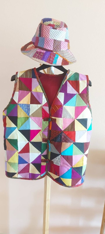 เสื้อกั๊กใส่คลุม ผ้าไหมแท้ต่อลายสีสันสดใส