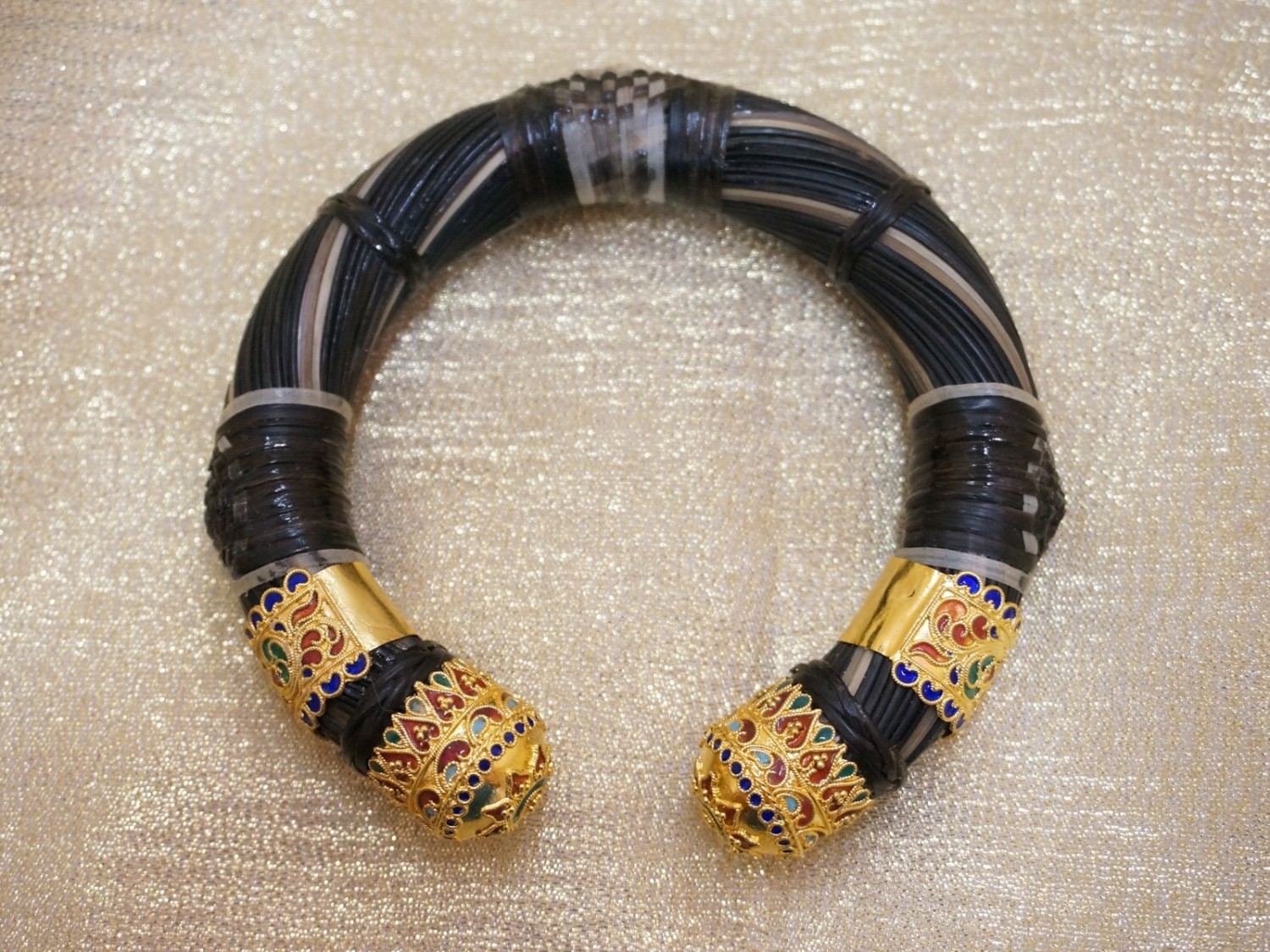 กำไลหางช้างสีดำ 20 ม.