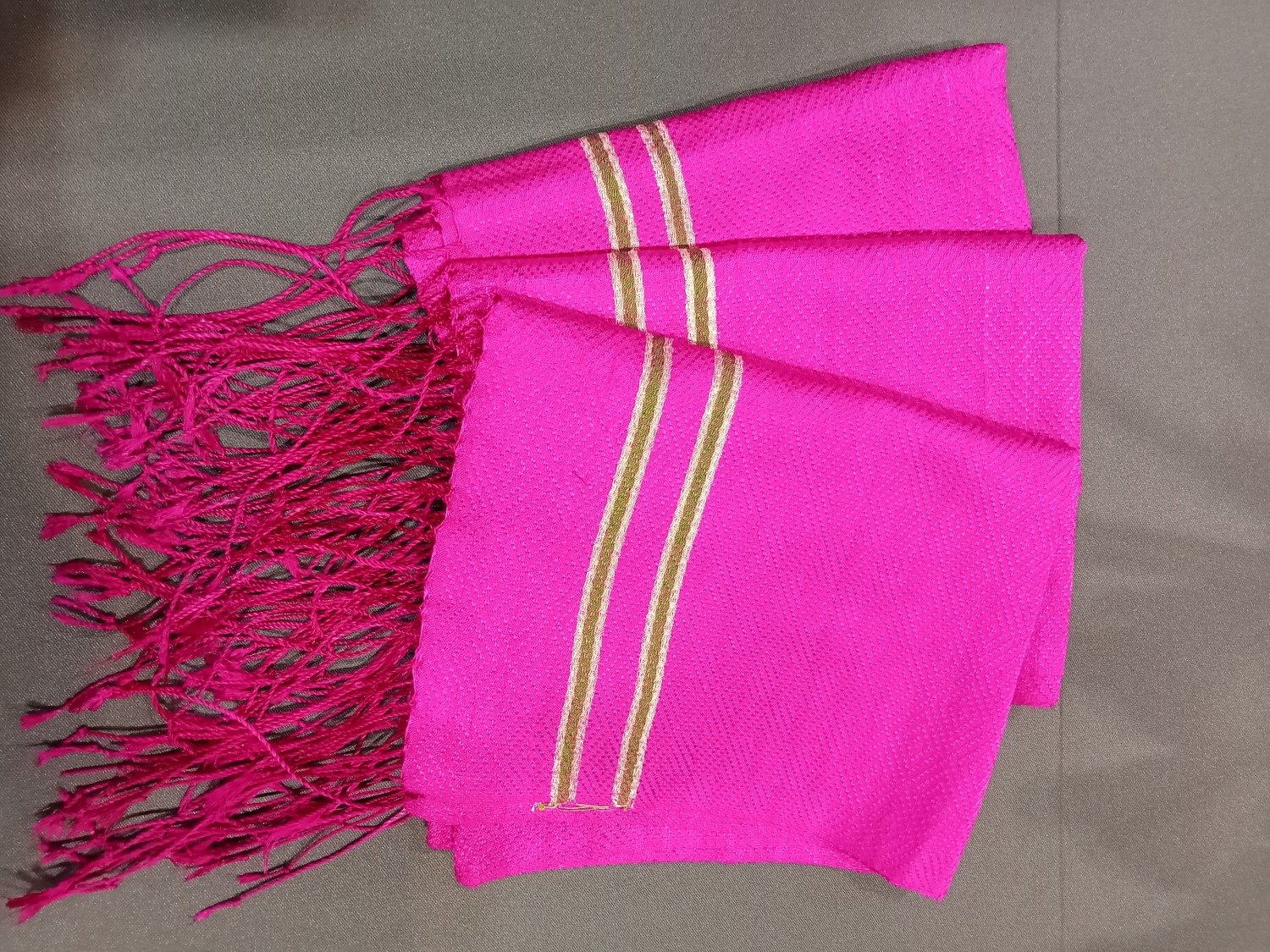 ผ้าสไบกูย ผ้าไหม