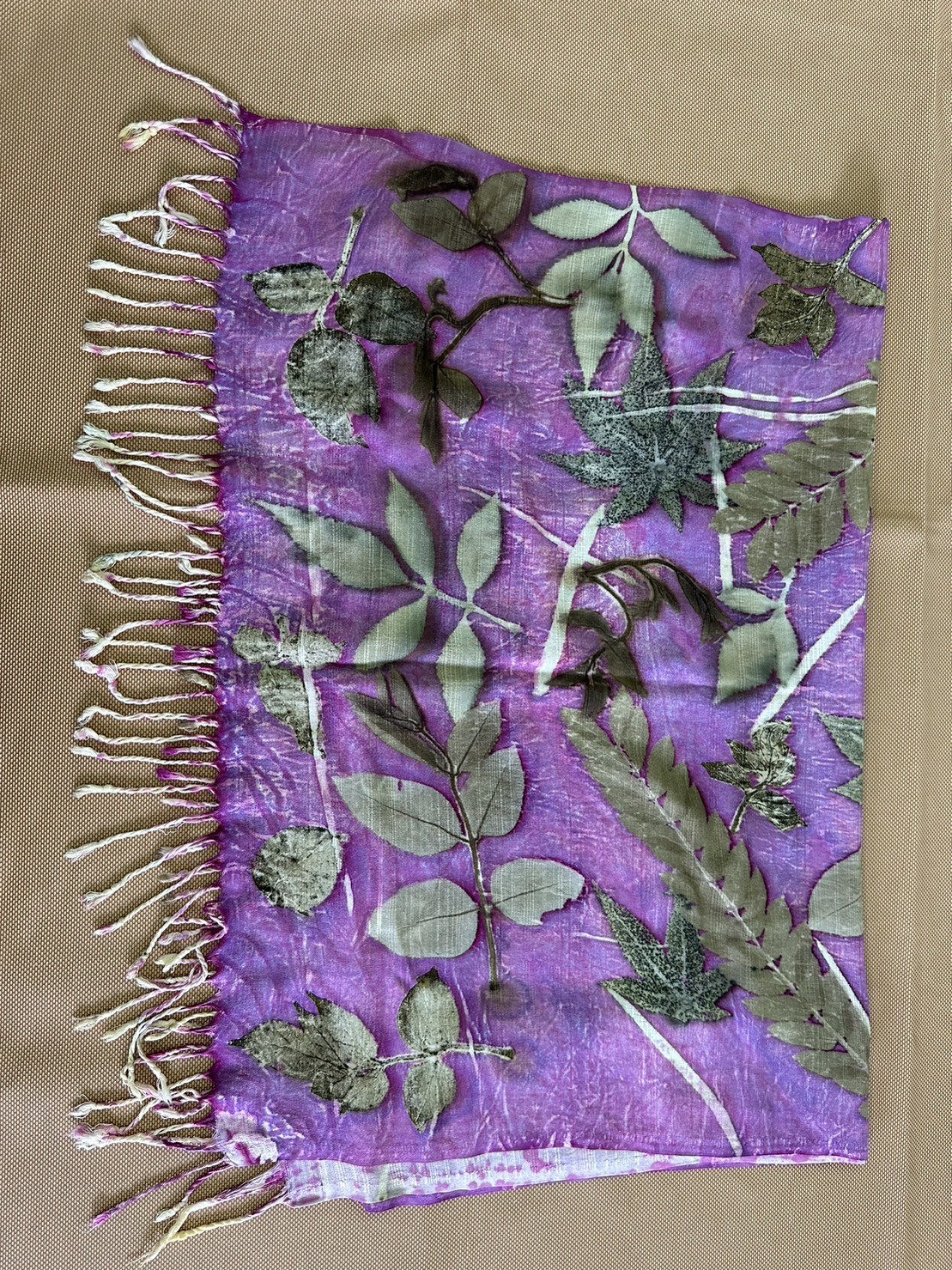 ผ้าพันคอ Eco print (สีม่วง)