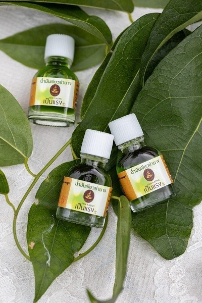 ยาดมสมุนไพร