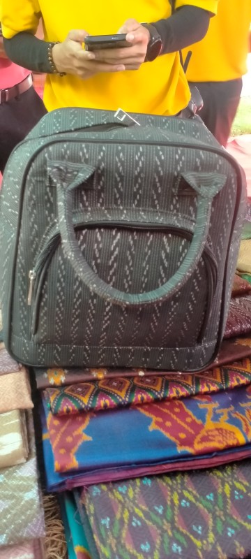 กระเป๋าไหม