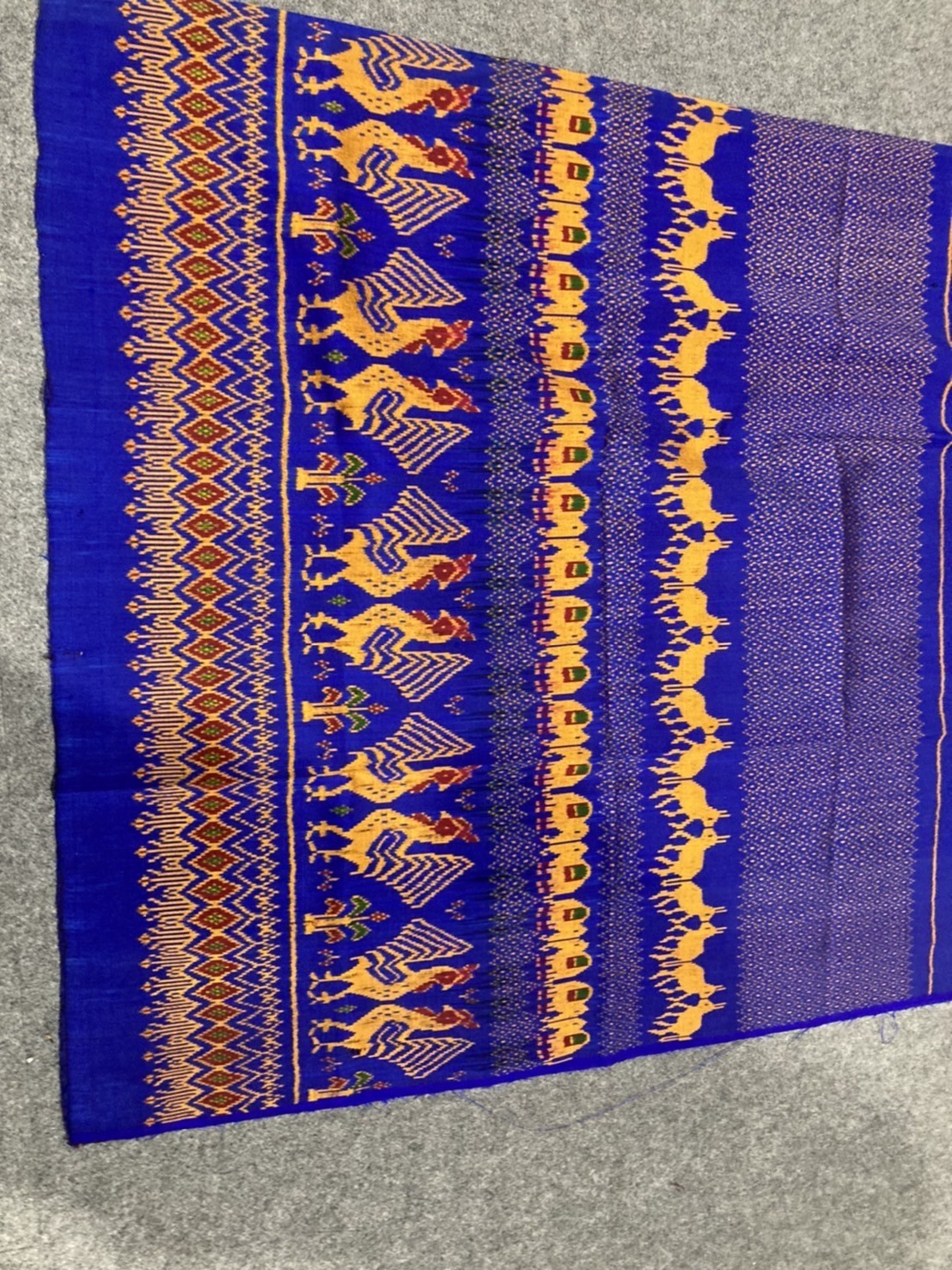 ผ้าไหมมัดหมี่ลายไก่