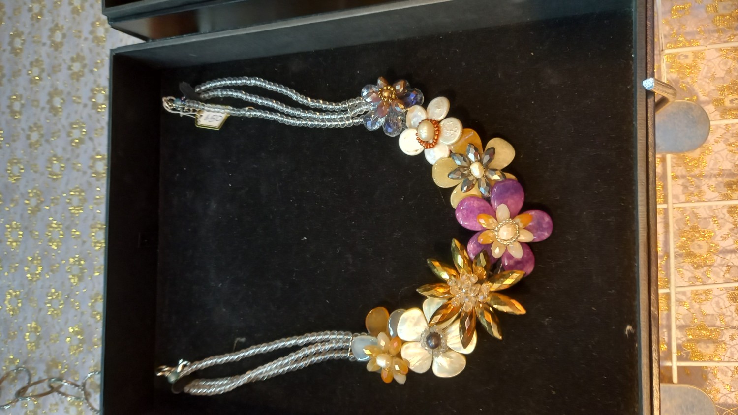 สร้อยหินหยกปลายฟ้า