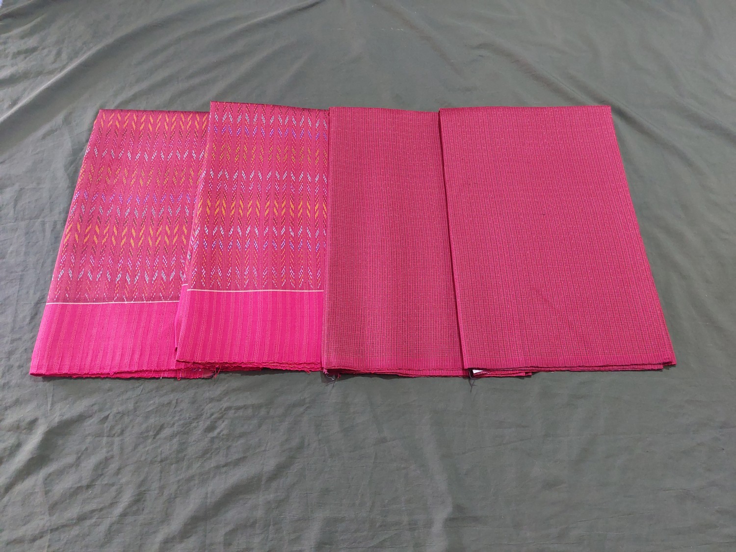 ผ้าถุงไหมลายโฮลสีชมพู