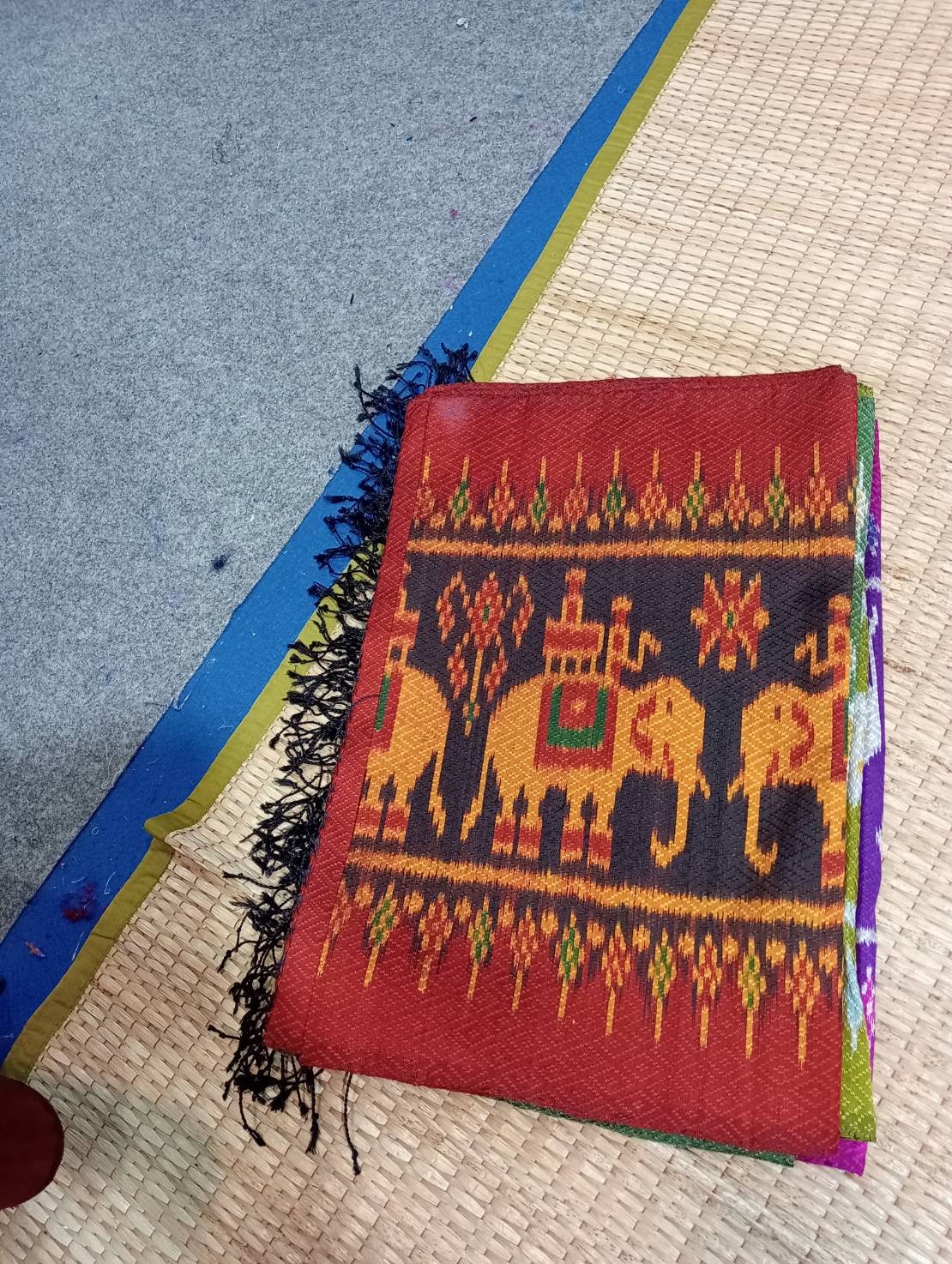 ผ้าไหมผ้าพันคอ