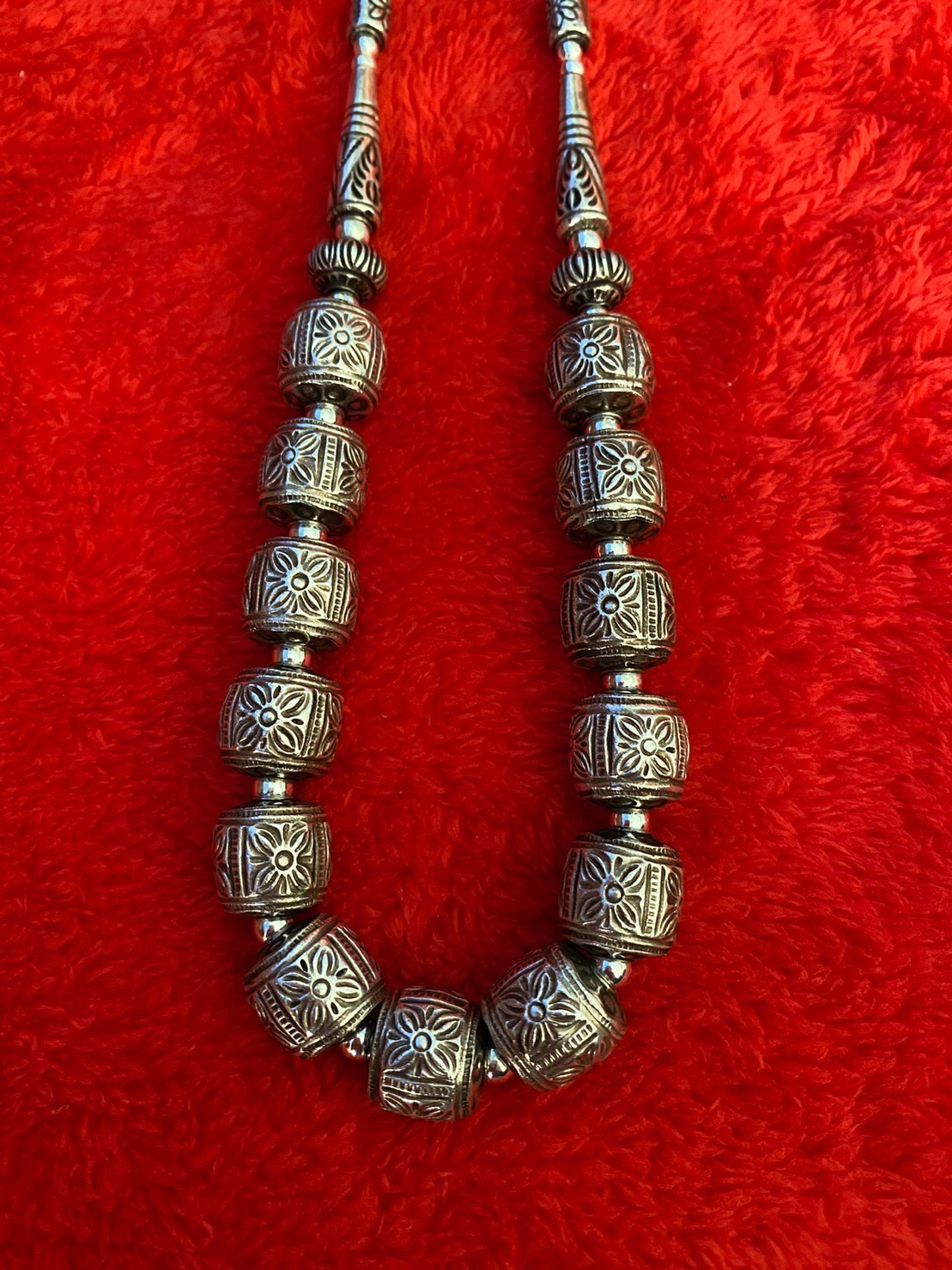 สร้อยคอประเกือมรมดำ