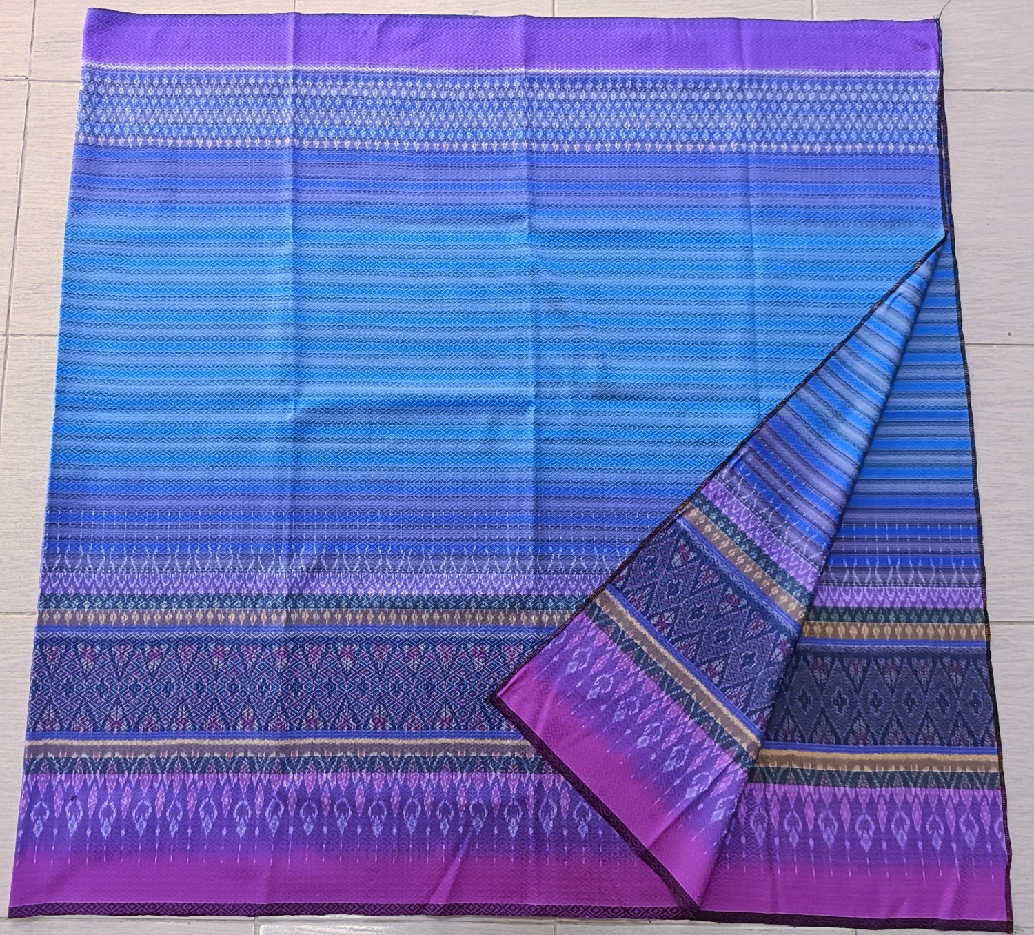 ผ้าไหมมัดหมี่ 6 ตะกอ ใช้เส้นไหมพิเศษ เกรดA