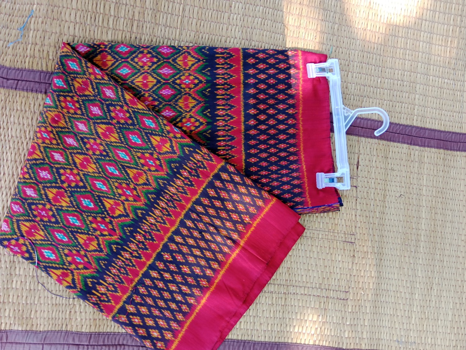 ผ้าไหมมัดหมี่ลาย