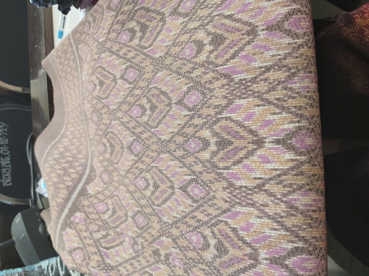 ผ้าไหมมัดหมี่ลายแหวนเพ็ชร