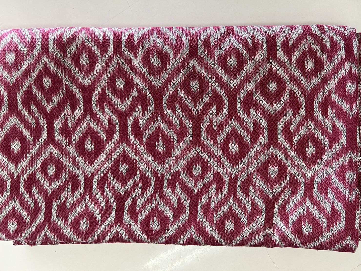 ผ้าไหมมัดหมี่ย้อมสีธรรมชาติ