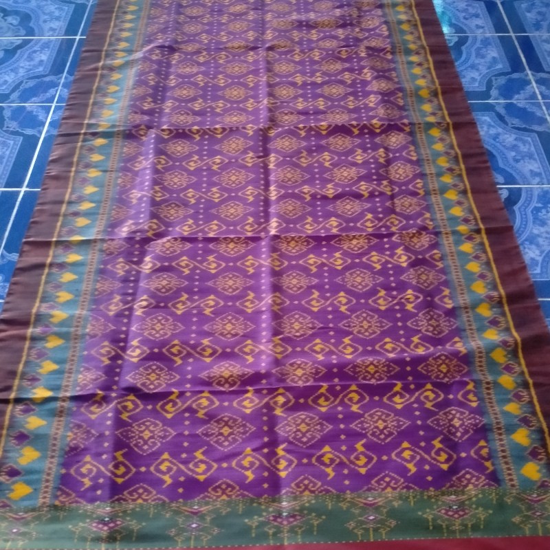 ผ้าไหมมัดหมี่