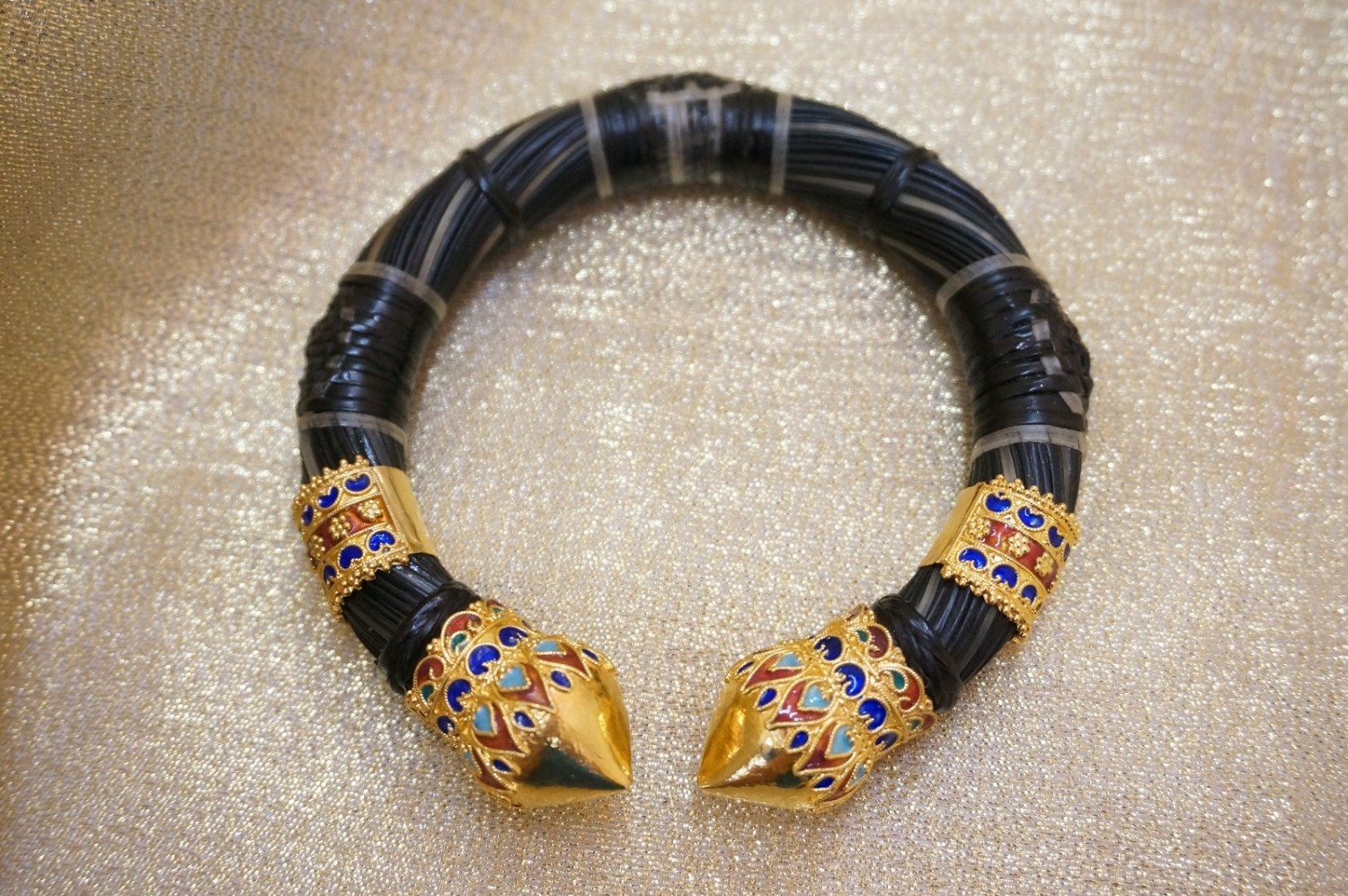 กำไลหางช้างสีดำหัวบัว