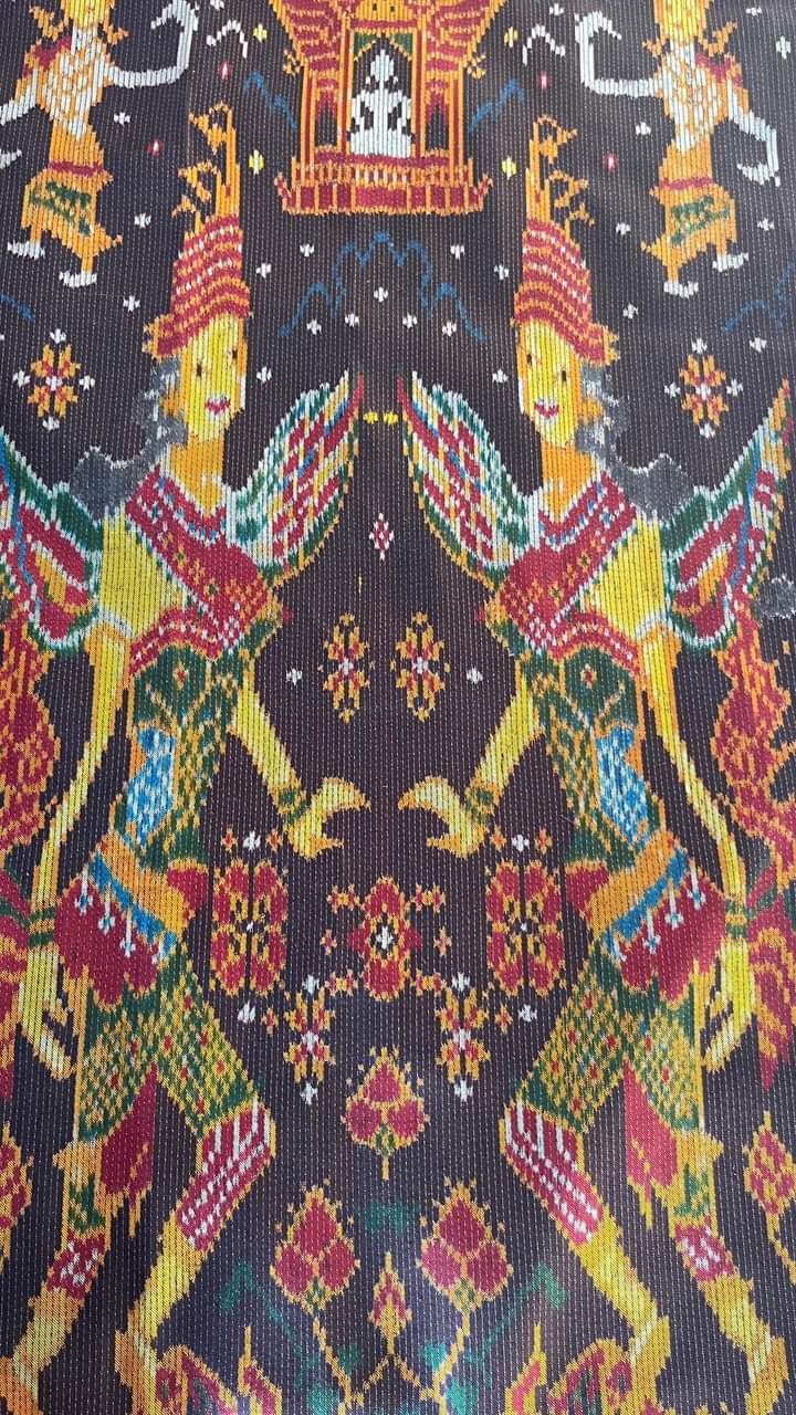 สิบเอ็ดไหมไทยปราสาททอง