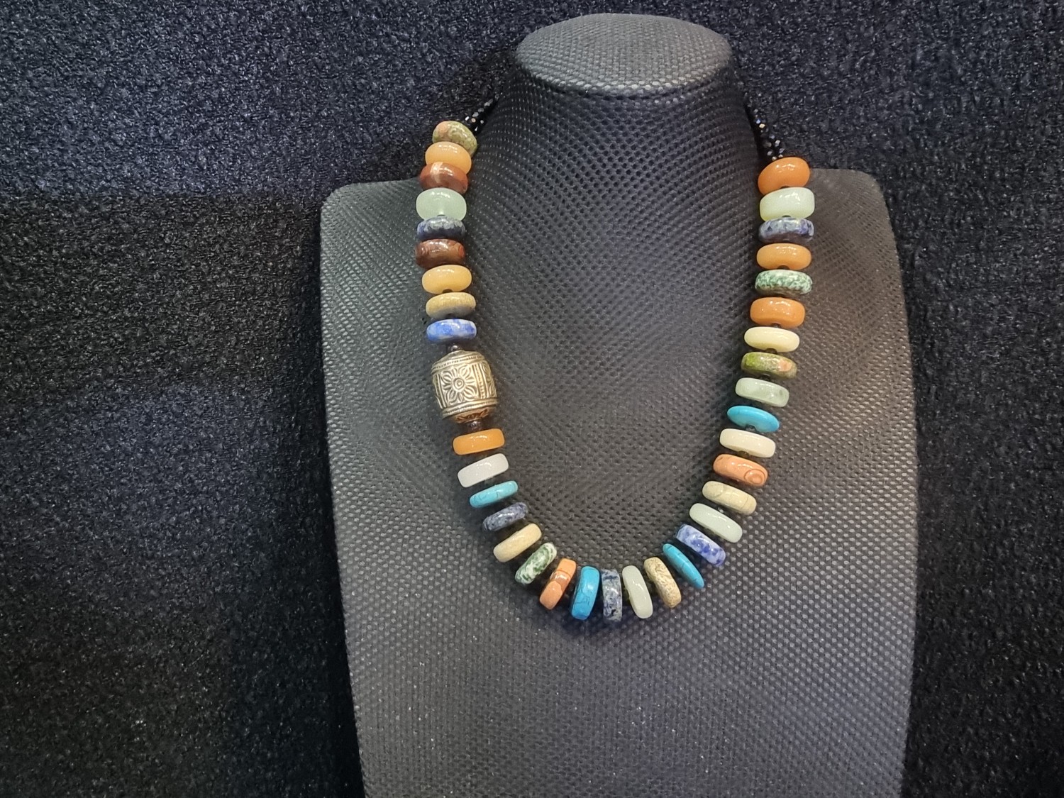 สร้อยอาเกดหลากสี