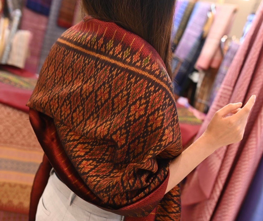 ผ้าไหมมัดหมี่