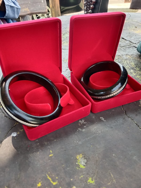 กำไลไม้มงคงทำจากไม้พยุง