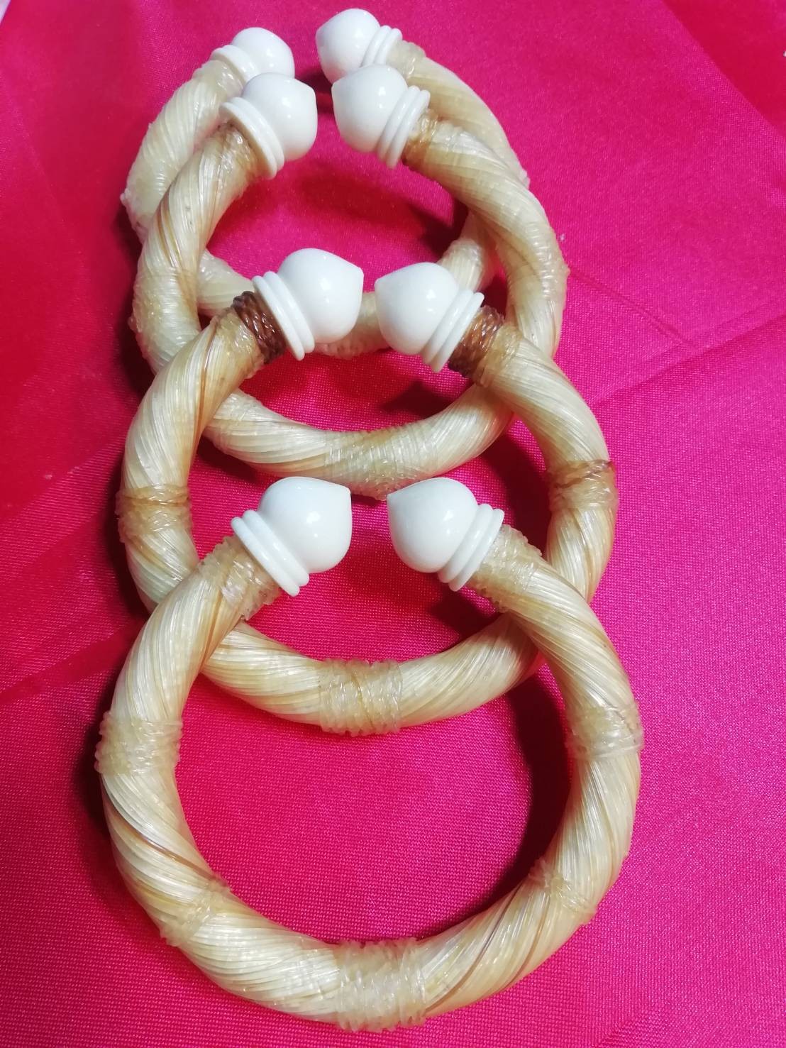 กำไลขนหางช้างสีขาว