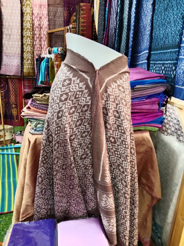 ผ้าไหมมัดหมี่ลาย