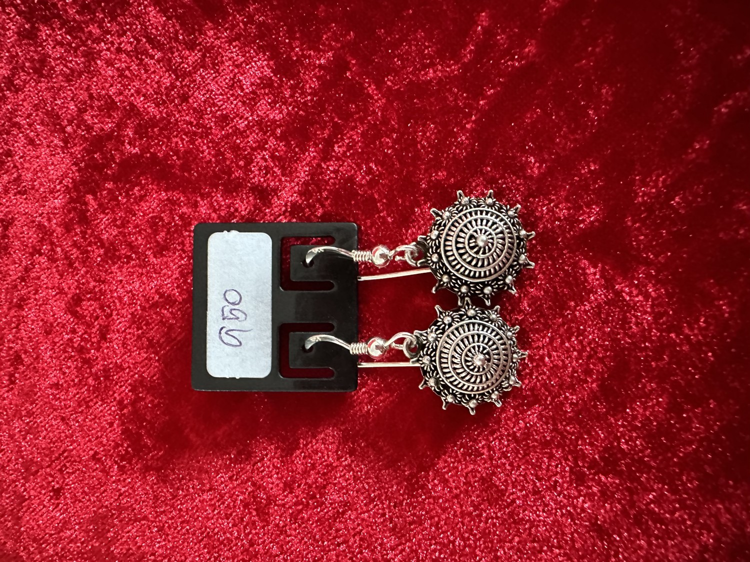 ต่างหูตะเกาลายดอกพิกุล