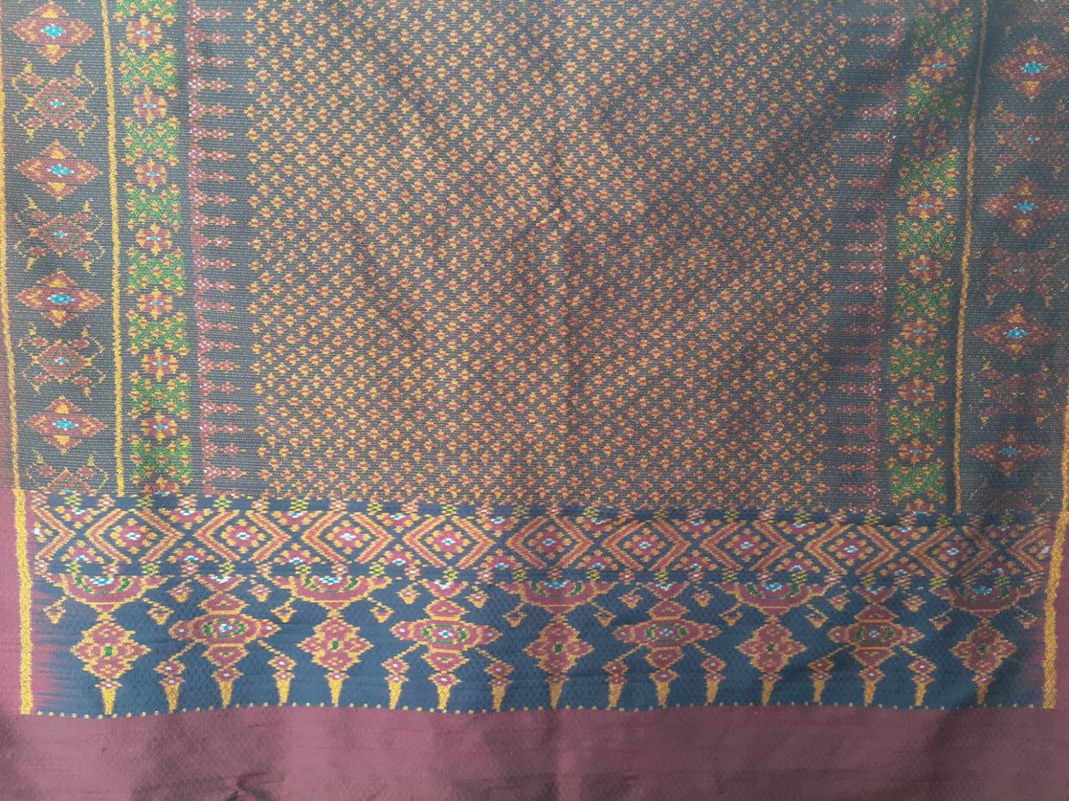 ออย  ผ้าไหมทอมือ