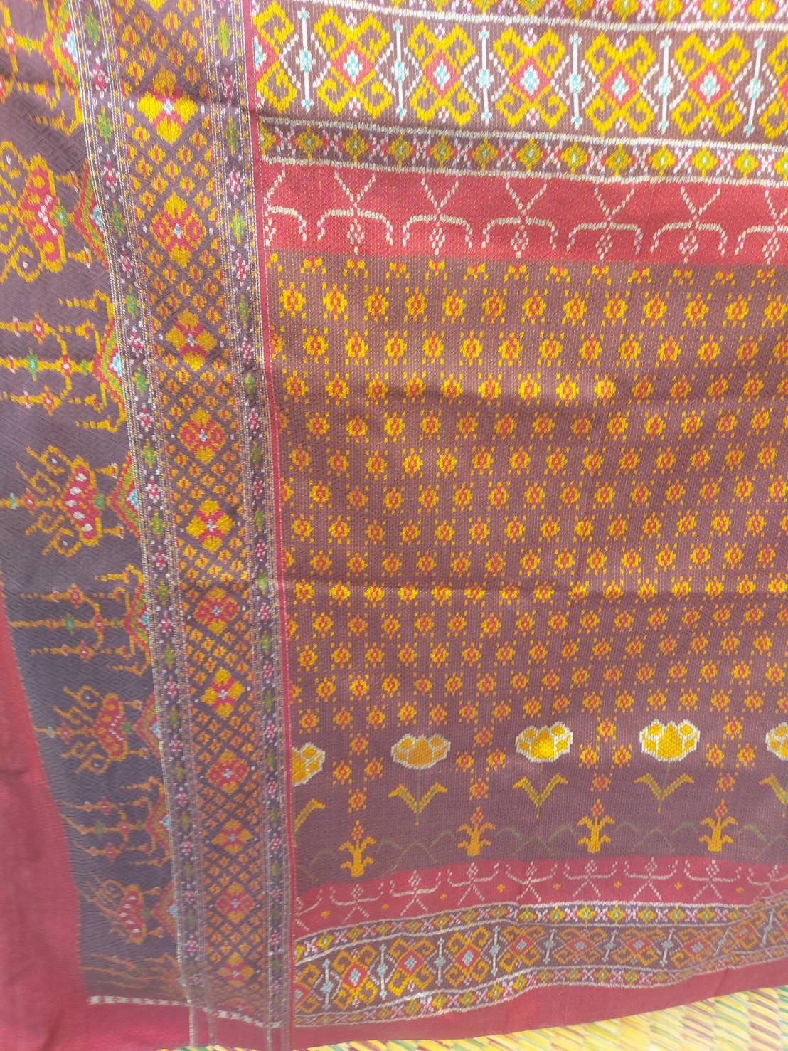 ผ้าคลุมไหล่ ลายดอกทิวลิป