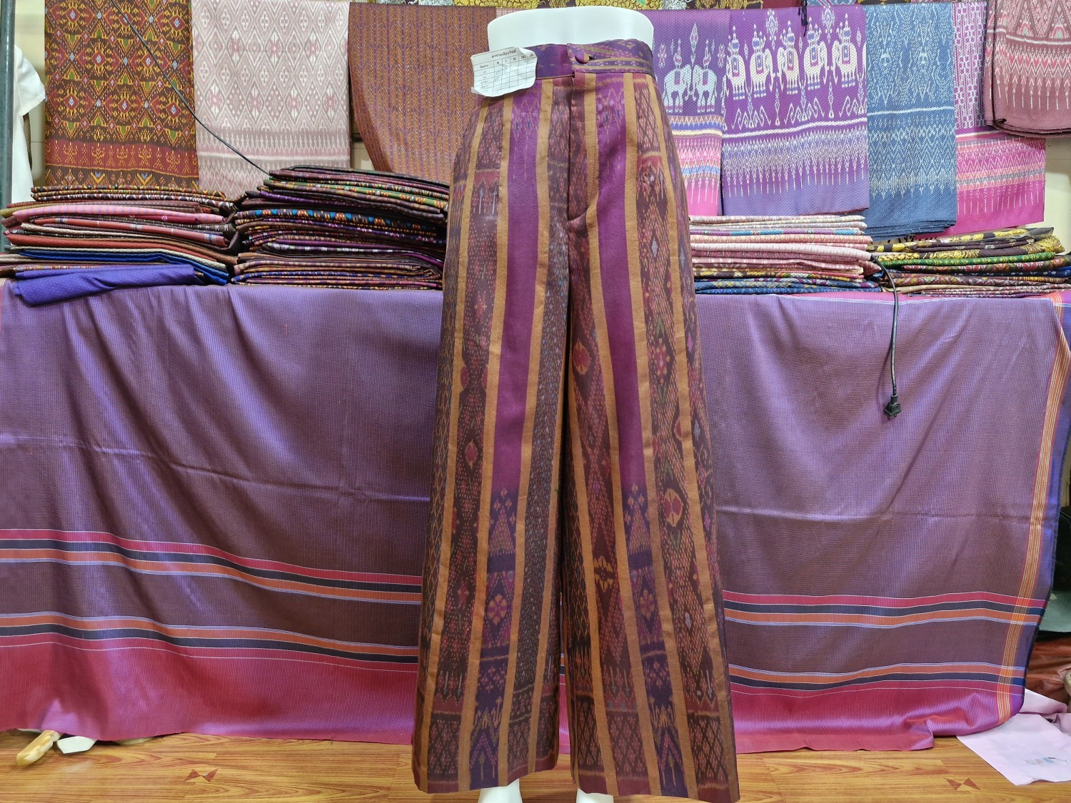 กางเกงไหมอัดกาว