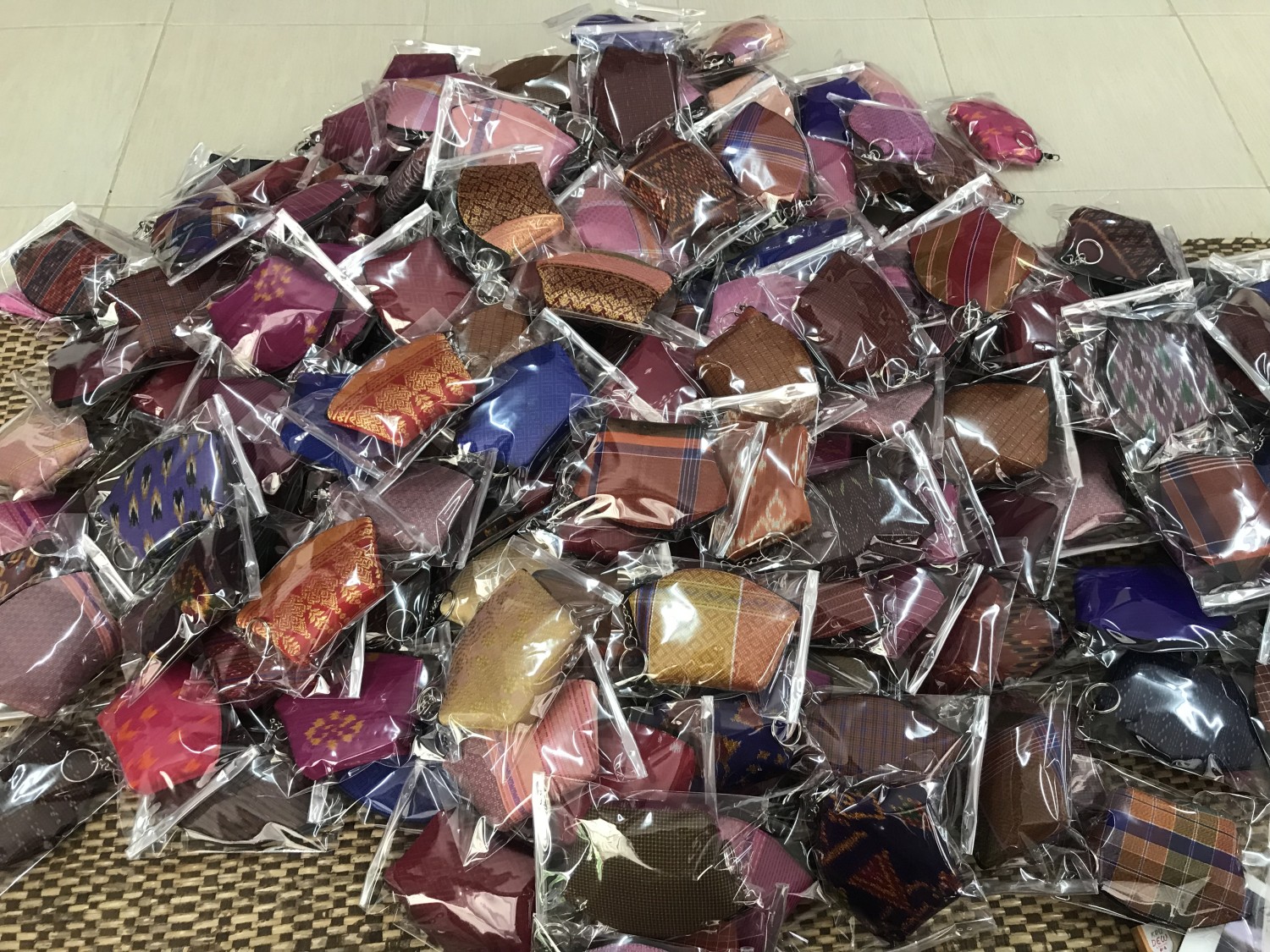 กระเป๋าผ้าไหม ใบเล็ก