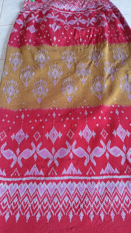 ผ้าไหมลายลูกแก้ว