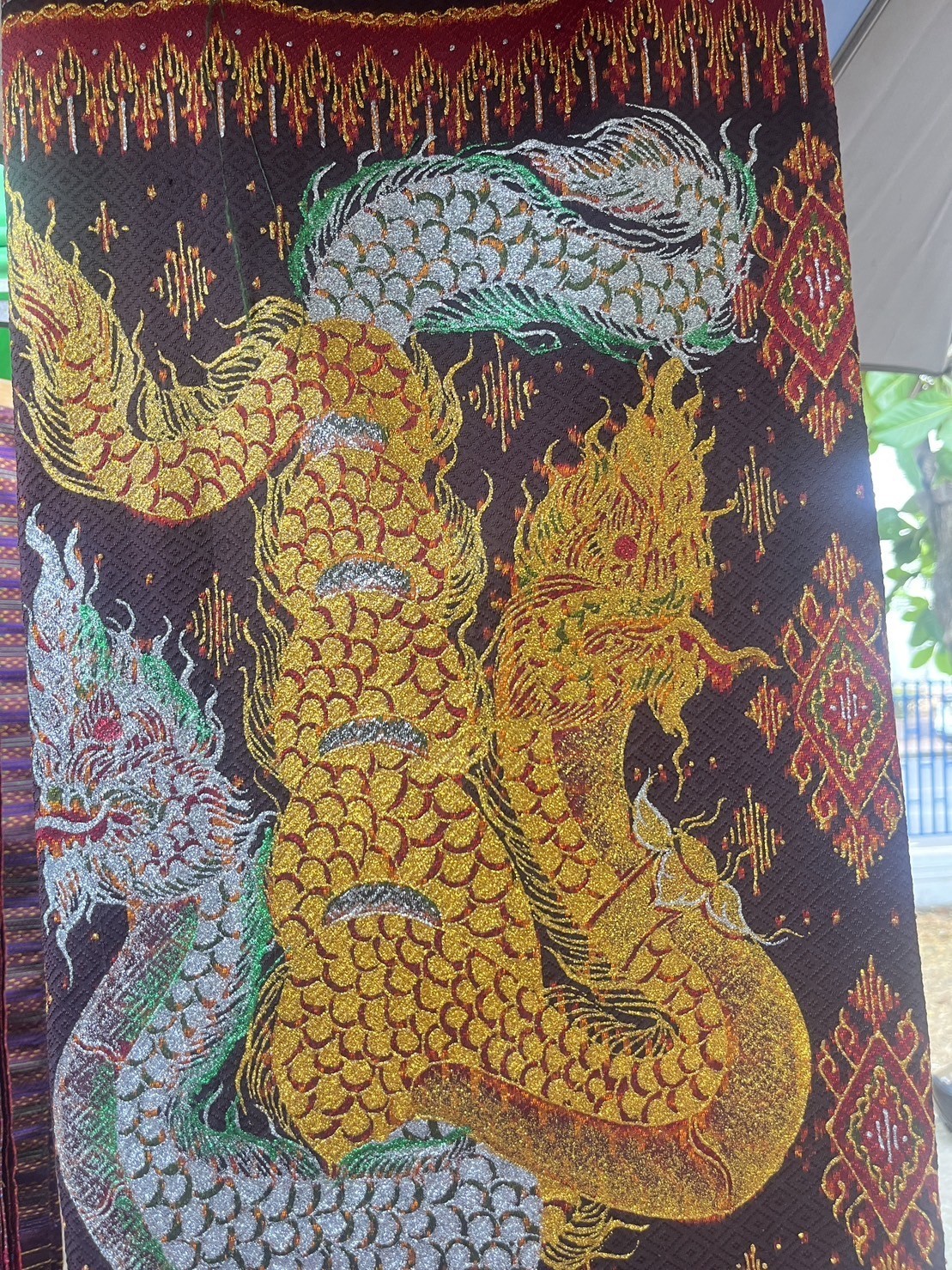 ผ้าไหมมัดหมี่สีธรรมชาติ