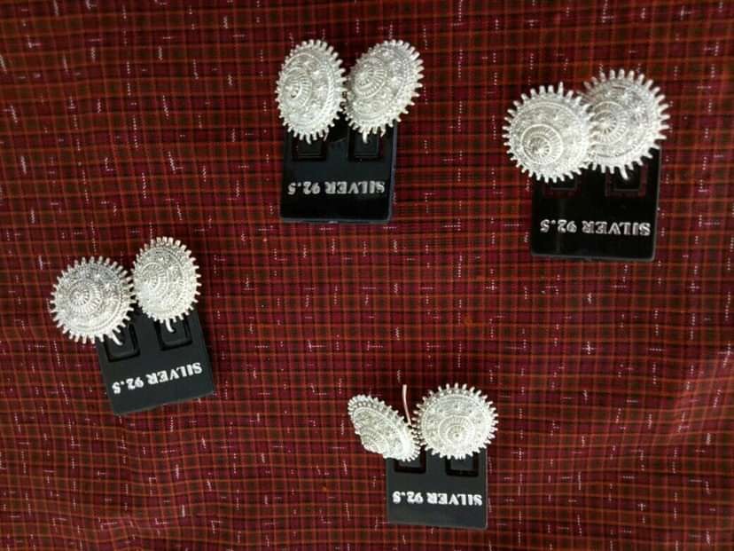 ต่างหูตะเกาลายไข่เเมงดา