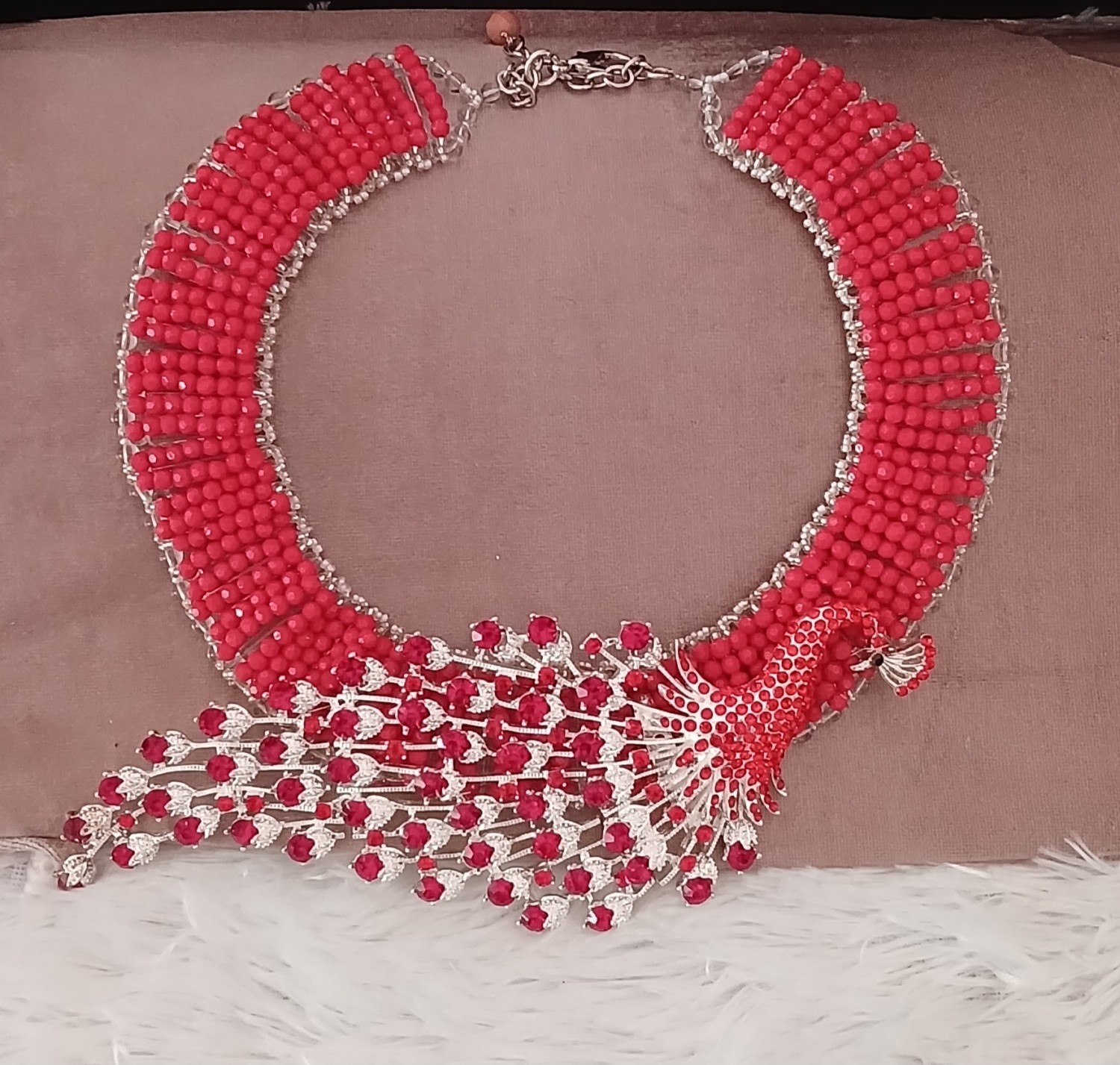 สร้อยนกยูง