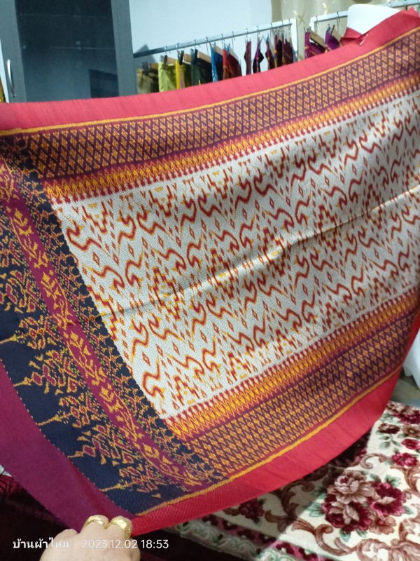 ผ้าไหมลายนาคล้อมโคม