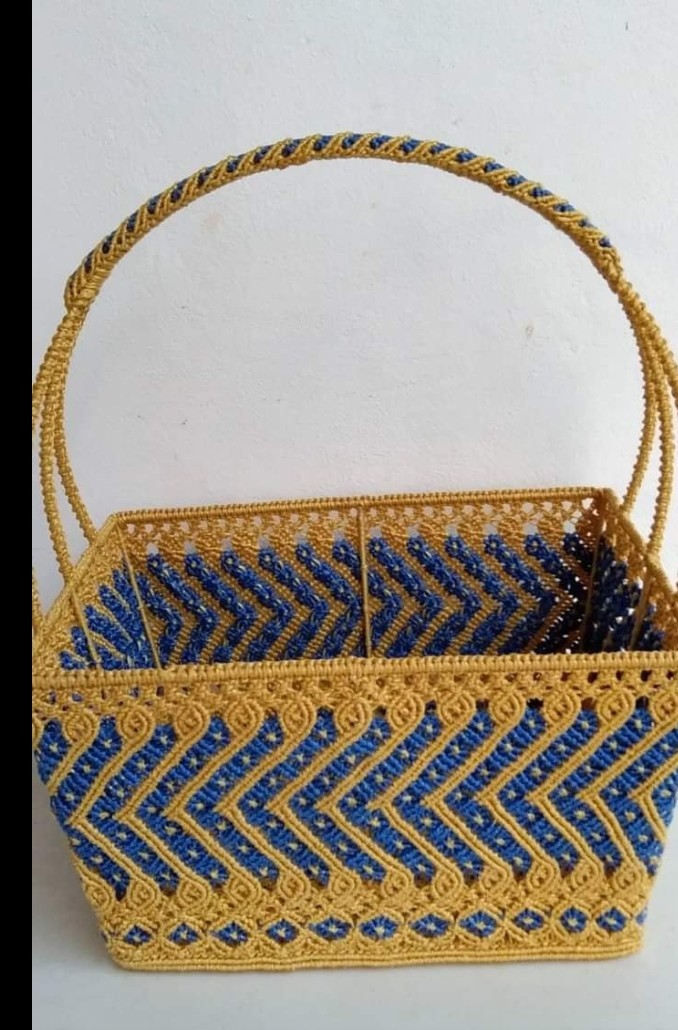 ตะกร้าเชือกมัดฟางด้วยใจรัก